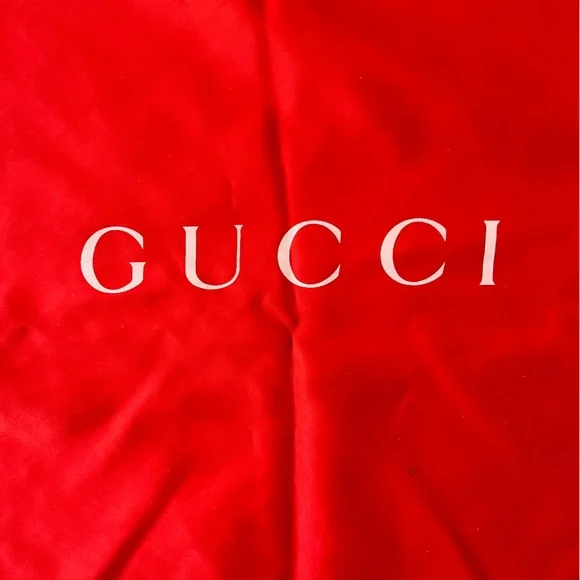 Gucci Red dust cover bag with drawstring Logo 18” x 24” tag Gucci made in Italy - Picture 4 of 7